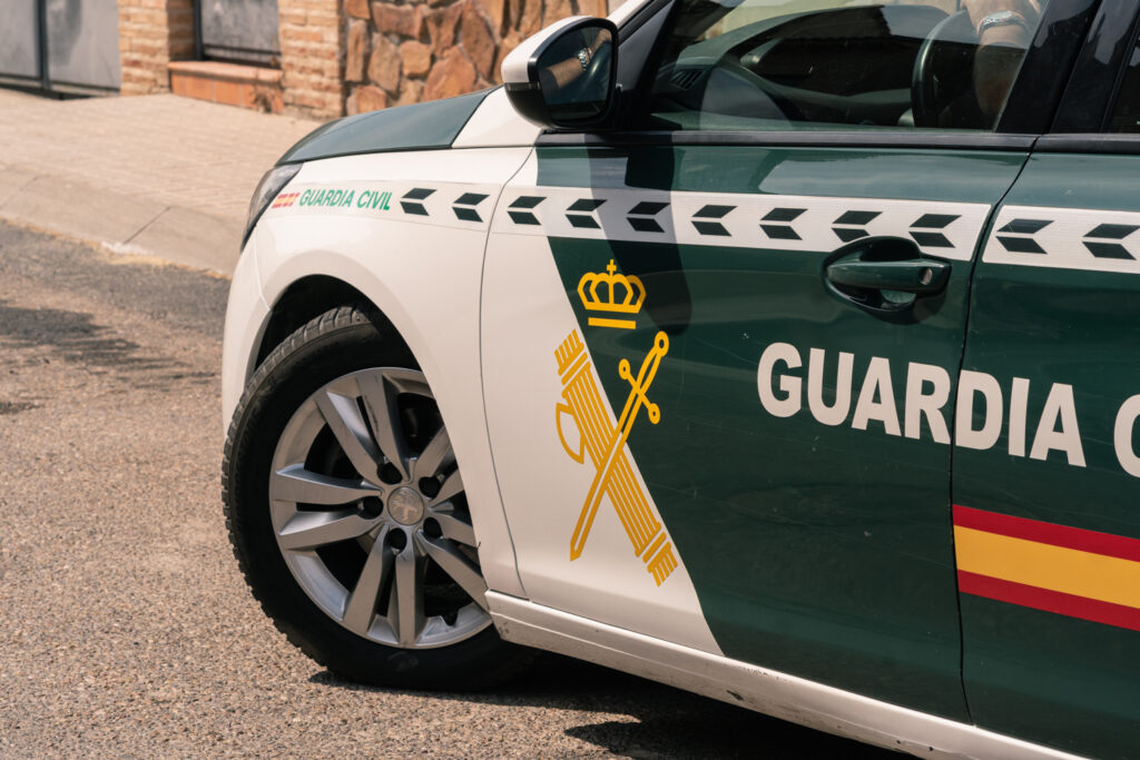 Trece personas han sido detenidas por la Guardia Civil por estafas en internet y blanqueo de capitales en ocho provincias españolas