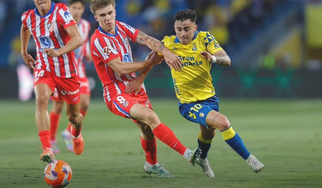 Barrios y Moleiro en un lance del partido de este sábado